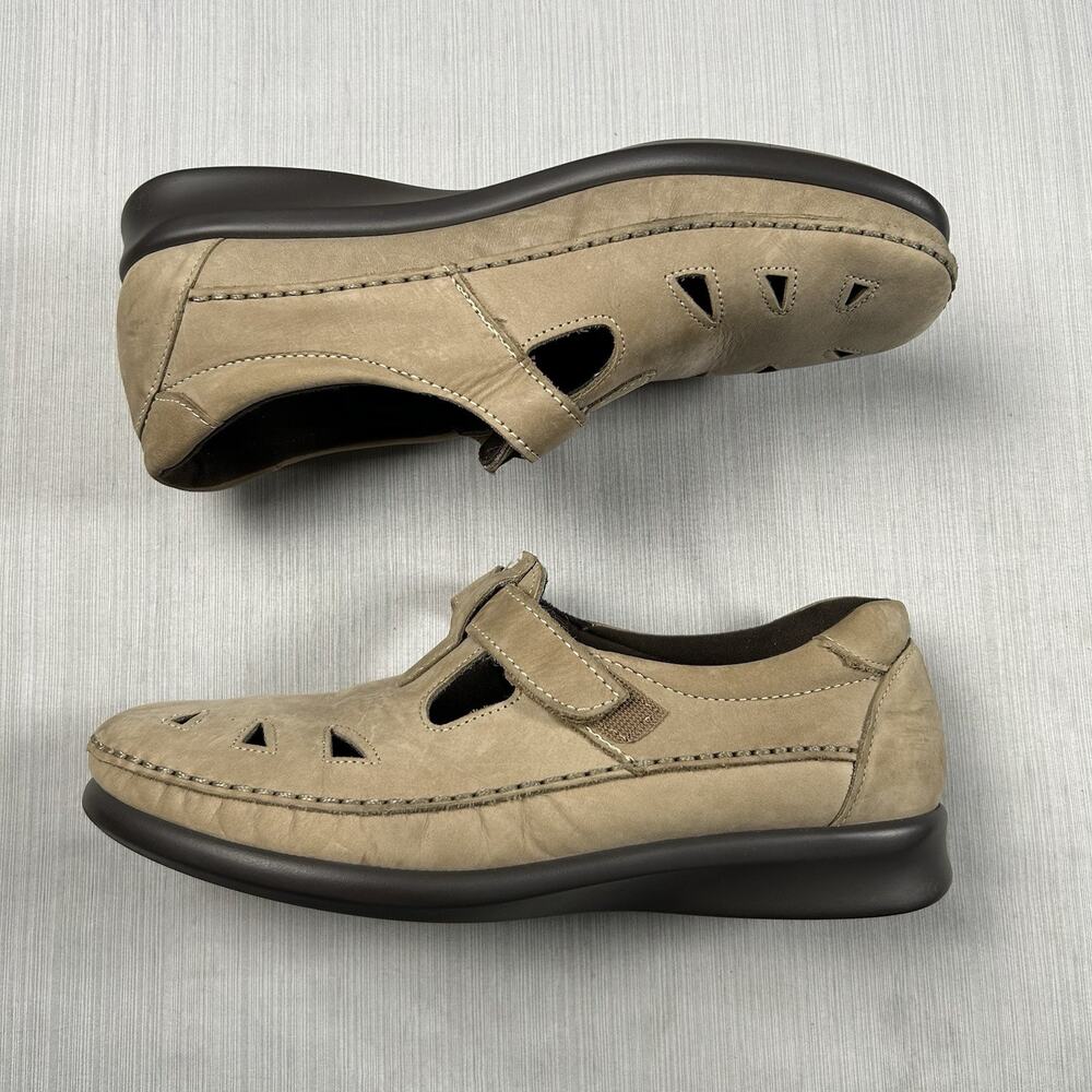 SAS Roamer Womens Size 8.5 Wide Beige Slip On Fisherman Casual Tan Comfort Shoes